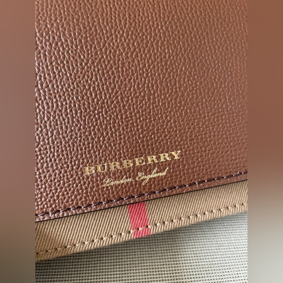 Burberry Hampshire Check Leather Crossbody Bag - Picture 5 of 16